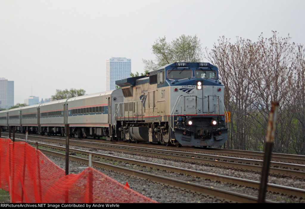 AMTK 517 is a pleasant surprise fronting Hiawatha train 342